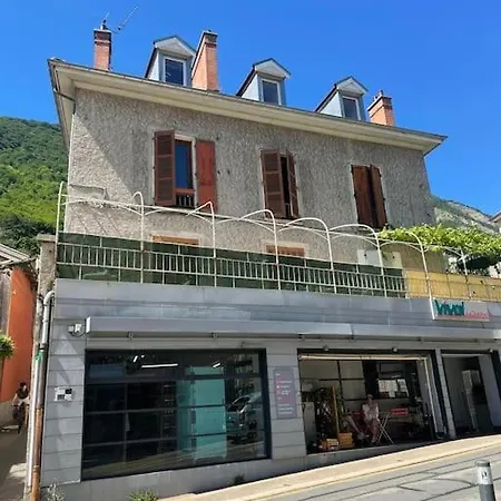 Joli Proche Hopital Apartment